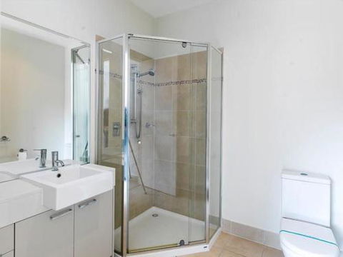 ONE LEVEL At BROADBEACH RESORT - Holiday Cairns 3