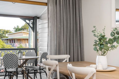 A PERFECT STAY Luxe & Bloom - Holiday Cairns 1