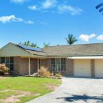 Fingal Waves At Fingal Bay NSW - Holiday Cairns 0