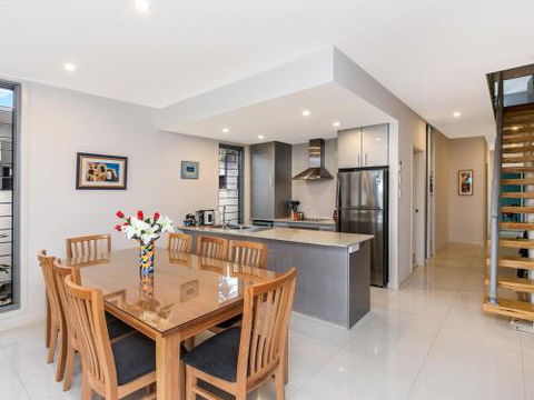 SEA RENITY On KAMALA - Holiday Cairns 1