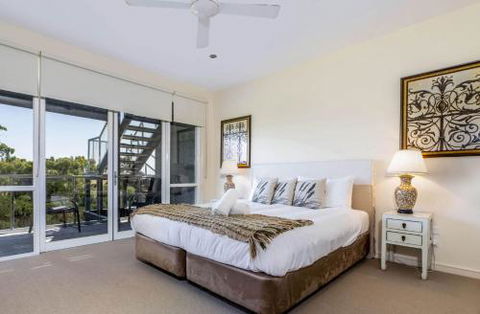 COASTAL SOUL VILLA At BROADBEACH - Holiday Cairns 6