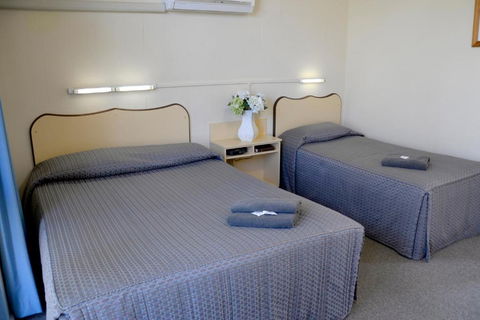 Billabong Motel - Holiday Cairns 2
