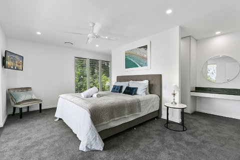 Ocean Views Luxury Living In Noosa Heads Unit 2 / 13 Angler Street - Holiday Cairns 6