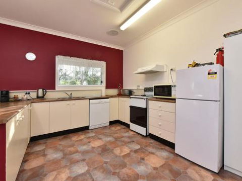 Tabitha Hill Cottage - Holiday Cairns 4