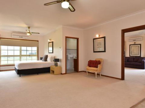 Wine Country Homestead 1br Studio - Holiday Cairns 0