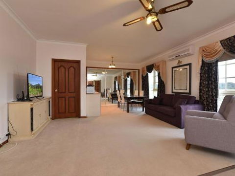 Wine Country Homestead 1br Studio - Holiday Cairns 6