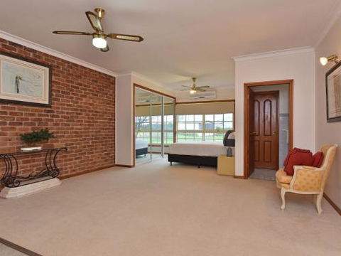 Wine Country Homestead 1br Studio - Holiday Cairns 3