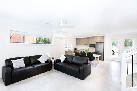Wagga Apartments 5 - Holiday Cairns 5