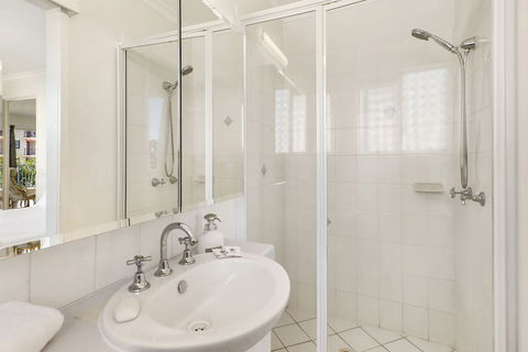 MAINSAIL8 - Mooloolaba Beach - Holiday Cairns 5