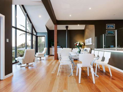 Venabu On Garuwa 20 Garuwa Street Spectacular House With Fabulous Views - Holiday Cairns 6