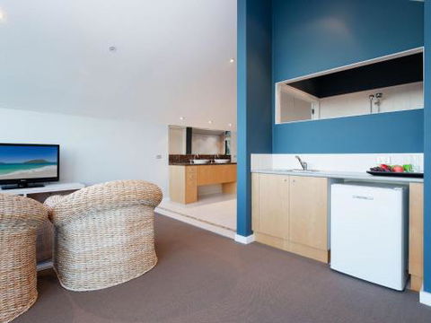 Venabu On Garuwa 20 Garuwa Street Spectacular House With Fabulous Views - Holiday Cairns 0