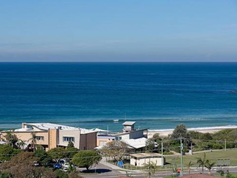 Venabu On Garuwa 20 Garuwa Street Spectacular House With Fabulous Views - Holiday Cairns 2