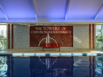 2 Bedroom Gold Coast Resort Apartment - Holiday Cairns 0