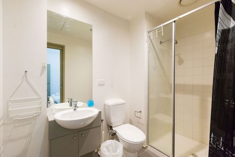 MEGAN, 2BDR Melbourne Apartment - Holiday Cairns 6