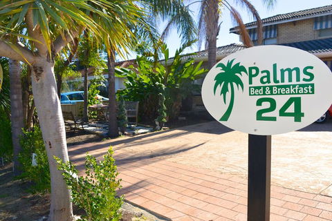 Palms Bed & Breakfast - Holiday Cairns 1