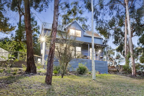 Briars Cottage - Daylesford - Holiday Cairns 1