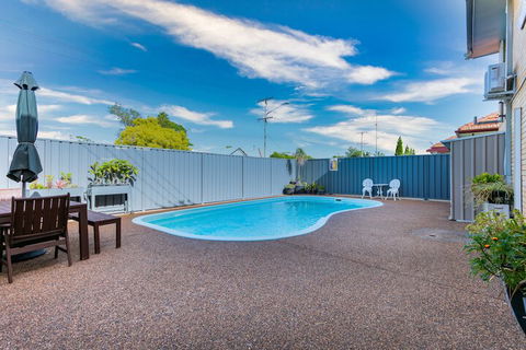 Hunter Valley Motel - Holiday Cairns 3