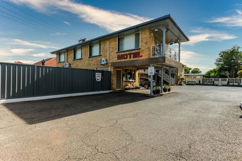 Hunter Valley Motel - Holiday Cairns 2
