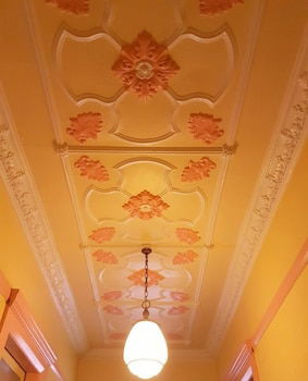 Hamilton Heritage B & B - Holiday Cairns 0