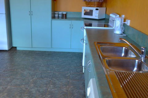 Cape Bridgewater Sea View Lodge - Holiday Cairns 6