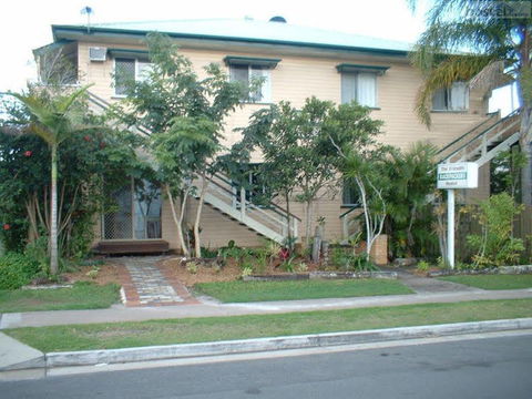 The Friendly Hostel - Holiday Cairns 6