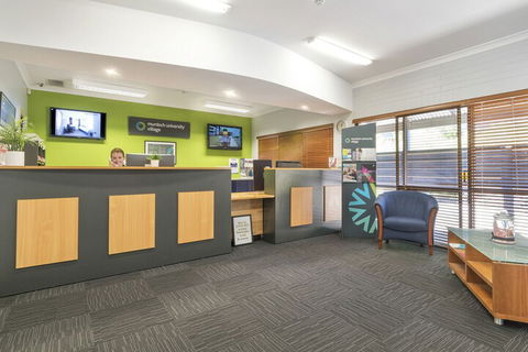 Murdoch University Village - Holiday Cairns 1