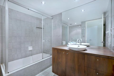 Genesis Holiday Apartments - Holiday Cairns 5