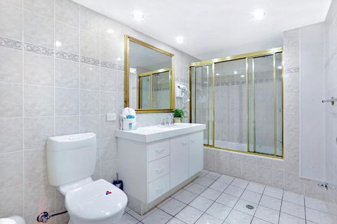 Genesis Holiday Apartments - Holiday Cairns 3