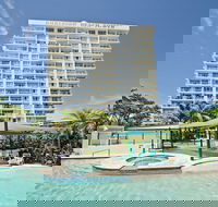 Burleigh Beach Tower - Holiday Cairns