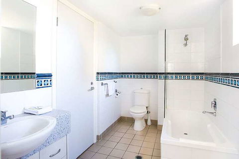 Wharf Boutique Apartments - Holiday Cairns 7