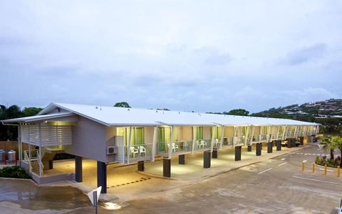 The Coast Motel - Holiday Cairns 1