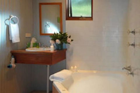 Cedar Creek Cottages - Holiday Cairns 4