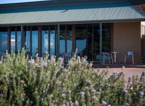 Foreshore Motor Inn - Holiday Cairns 0