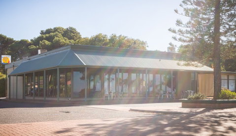 Foreshore Motor Inn - Holiday Cairns 3