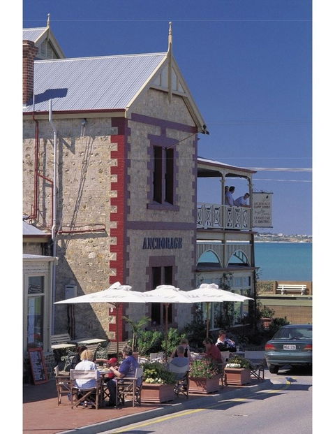 Anchorage Seafront Hotel - Holiday Cairns 0