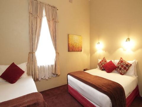 Anchorage Seafront Hotel - Holiday Cairns 3