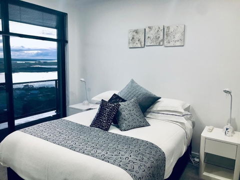 Sheer Pleasure Accommodation - Holiday Cairns 6