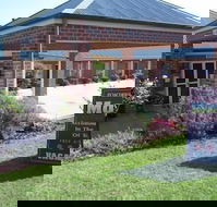 Poachers Paradise Motel - Holiday Cairns