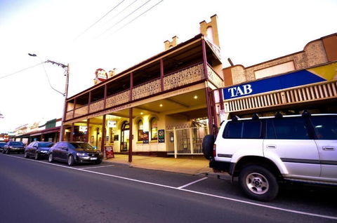Poachers Paradise Motel - Holiday Cairns 1
