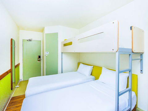 Ibis Budget Newcastle - Holiday Cairns 6