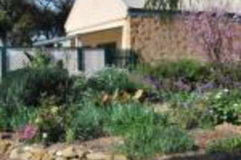 Brayfield Cottage - Holiday Cairns 0