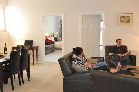 Brayfield Cottage - Holiday Cairns 3