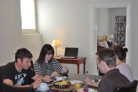 Brayfield Cottage - Holiday Cairns 7