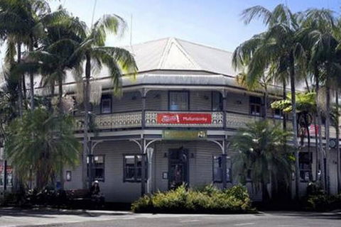 The Middle Pub - Holiday Cairns 7