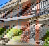 Ploughmans Motor Inn - Holiday Cairns
