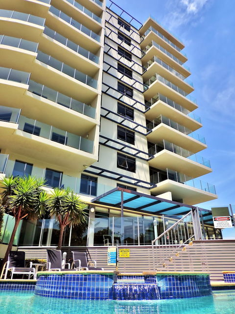 Sevan Apartments - Holiday Cairns 1