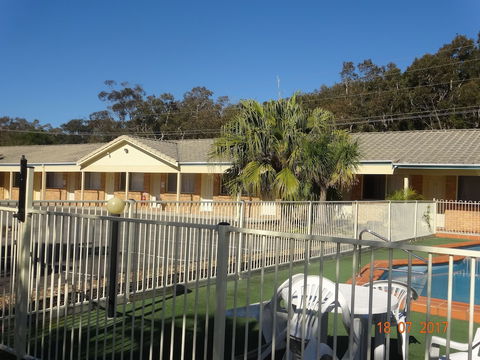 Forster Palms Motel - Holiday Cairns 4