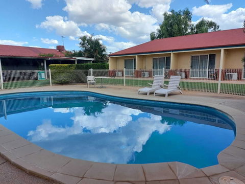 Emerald Explorers Inn - Holiday Cairns 0