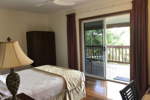 Daintree Manor Bed & Breakfast - Holiday Cairns 4