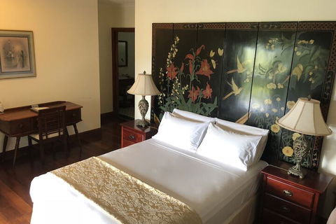 Daintree Manor Bed & Breakfast - Holiday Cairns 3